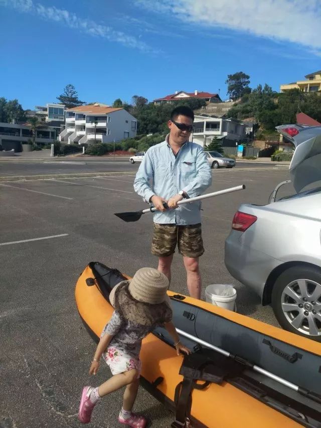 超三联赛官方晒赛场精彩瞬间：球场上的划船高手