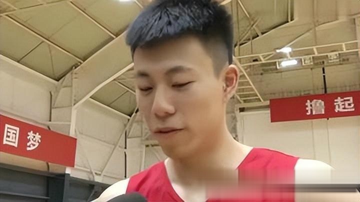 米兰体育登录-关于张镇麟陈旧性伤病复发离开国家队返回俱乐部康复的信息