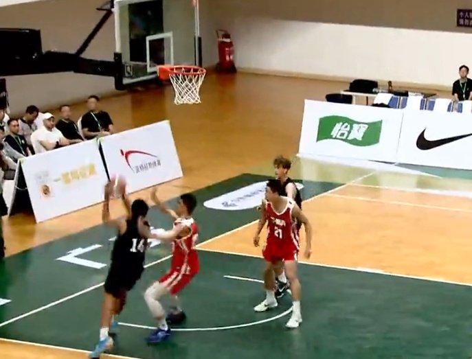 米兰体育官网-关于U16男篮热身赛集锦杨子默17分，中国3分险胜新西兰的信息